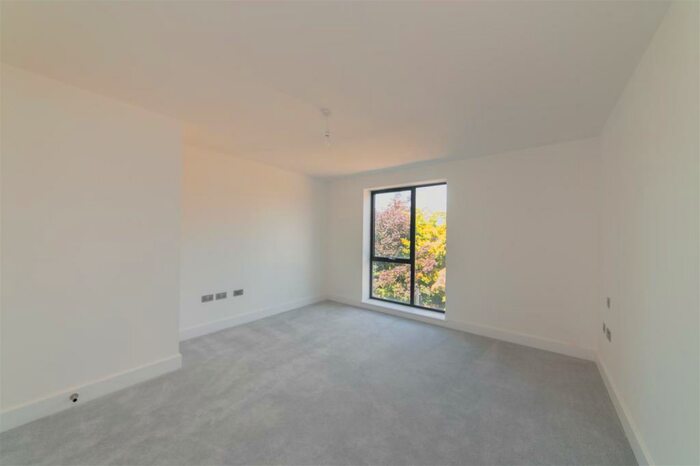 2 Bedroom Flat To Rent In Beagle Close, Mill Hill, NW7
