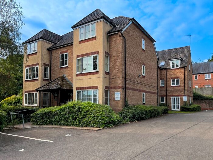 2 Bedroom Flat To Rent In Vicar Lane, Daventry, NN11