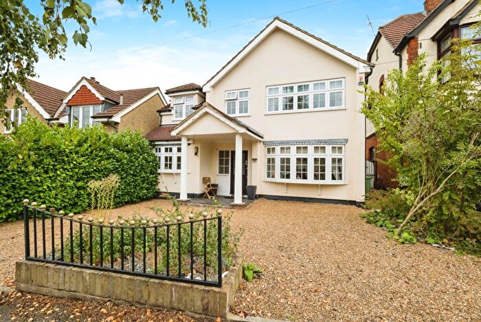 4 Bedroom Detached House For Sale In Wykeham Avenue, Hornchurch, Essex, RM11