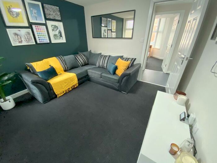 5 Bedroom Terraced House To Rent In Adelaide Road, L7