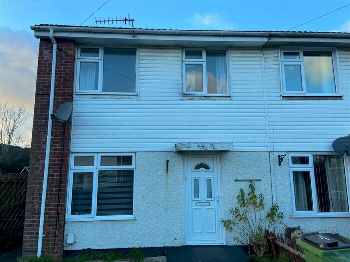 3 Bedroom End Of Terrace House To Rent In Drake Close, Locks Heath, Southampton, Hampshire, SO31