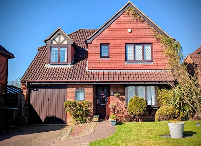 4 Bedroom Detached House For Sale In Bay Tree Close, Heathfield, TN21