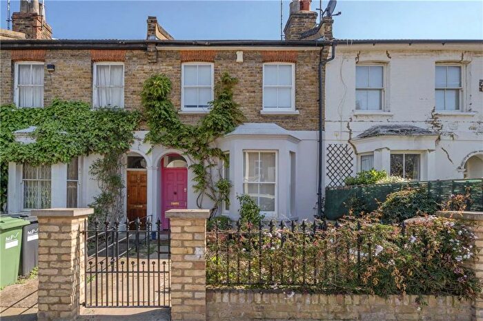 2 Bedroom Property To Rent In Hofland Road, Brook Green, W14