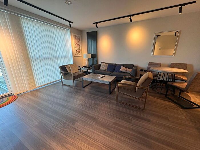 2 Bedroom Flat To Rent In Merrick Road, Southall, UB2