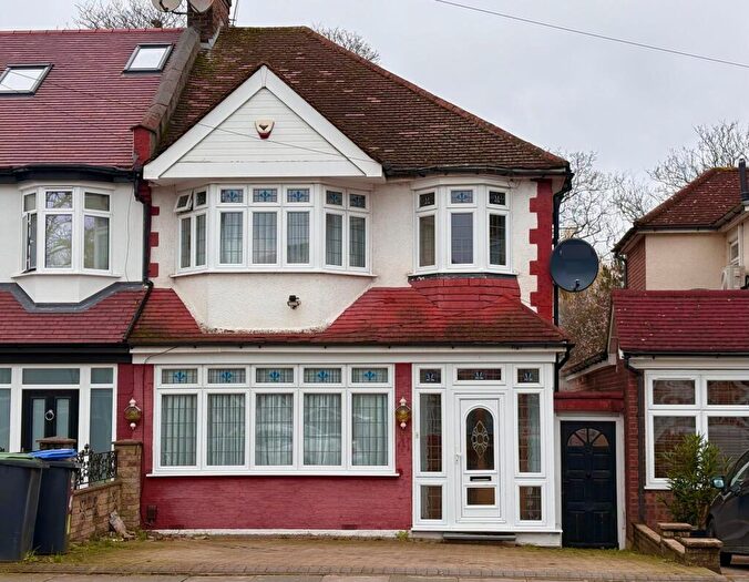 3 Bedroom Semi Detached House To Rent In Wilmer Way, London, N14