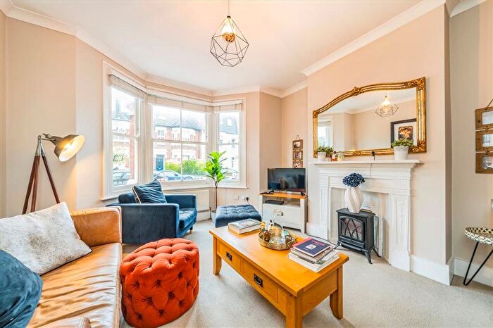 1 Bedroom Flat To Rent In Queensmill Road, London, SW6
