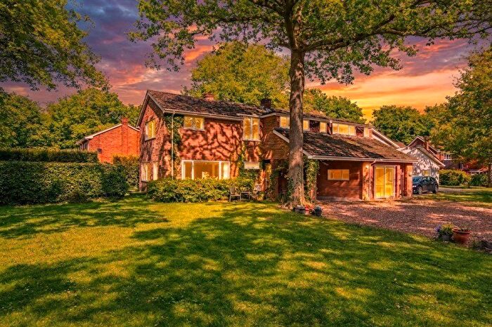 5 Bedroom Detached House For Sale In Loves Wood, Mortimer Common, Reading, Berkshire, RG7