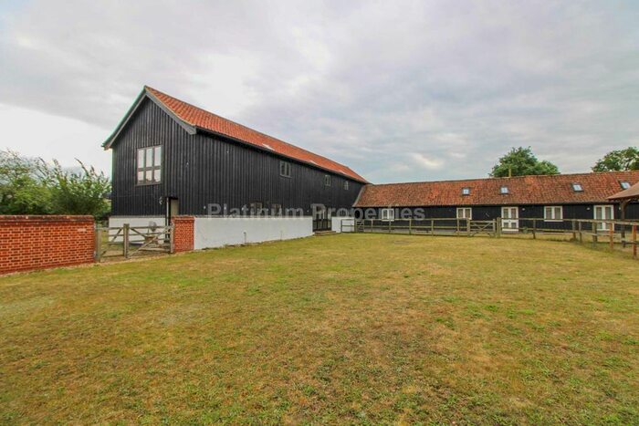 4 Bedroom Barn Conversion To Rent In Manor Cottage, Herringswell, IP28