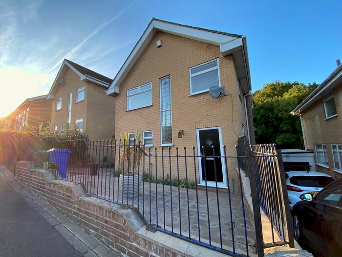 4 Bedroom Detached House To Rent In Woodbury Road, Sheffield, S9