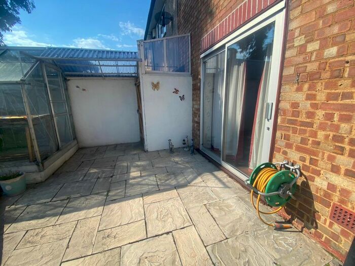 4 Bedroom Terraced House To Rent In Mungo Park Road, Rainham, RM13