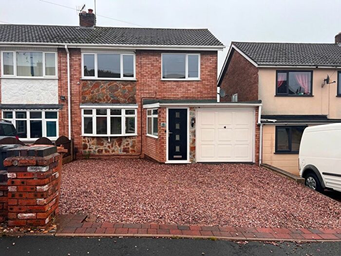 3 Bedroom Semi-Detached House To Rent In Fieldhouse Road, Chase Terrace, Burntwood, WS7