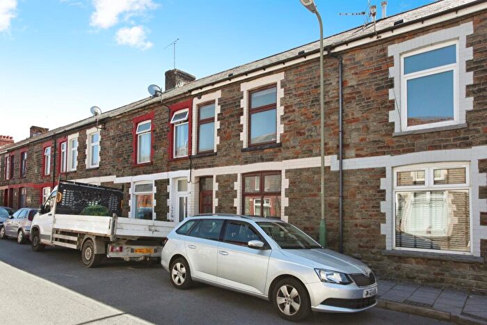 3 Bedroom Semi-Detached House For Sale In Ilan Road, Abertridwr, Caerphilly, CF83
