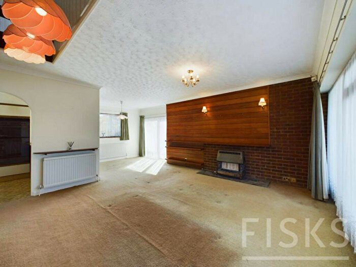 3 Bedroom Detached House For Sale In Handel Road, Canvey Island, SS8