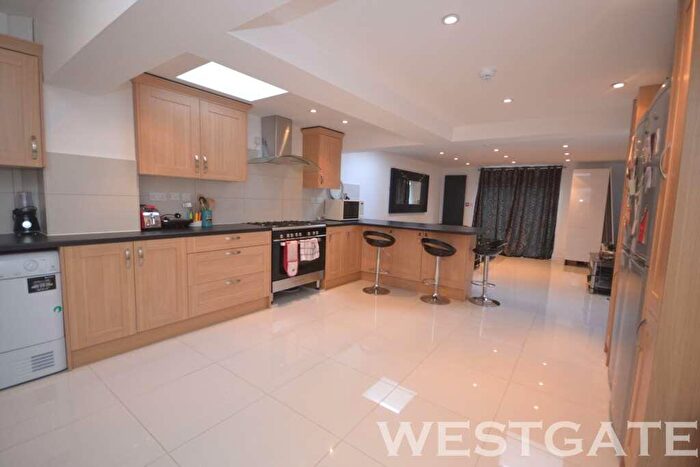 6 Bedroom Terraced House To Rent In De Beauvoir Road, Reading, RG1