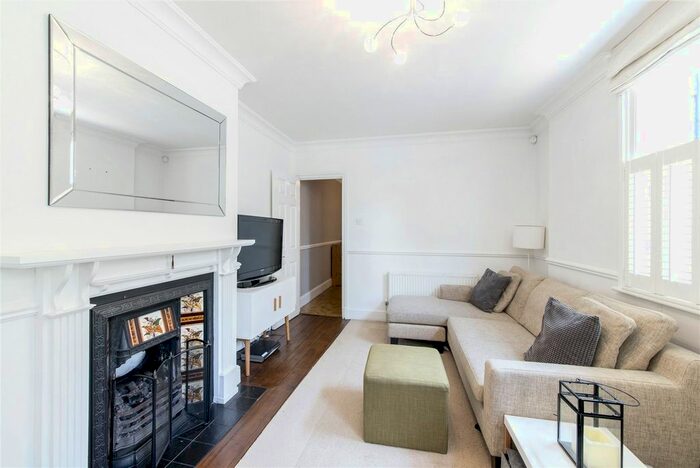 2 Bedroom Flat To Rent In Wardo Avenue, London, SW6