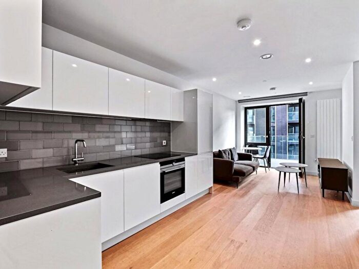 Apartment To Rent In Shipwright Street, London, E16