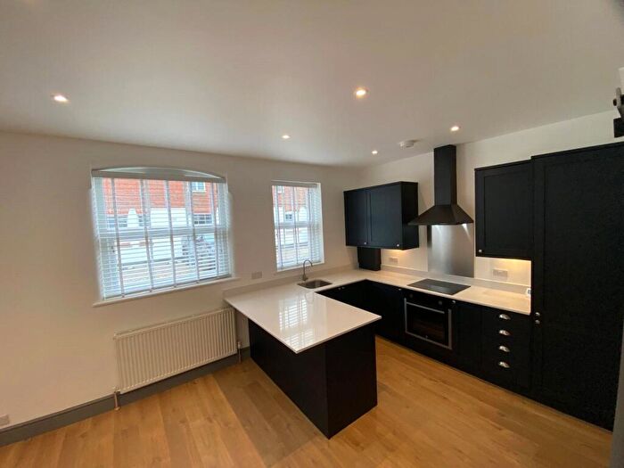 1 Bedroom Flat To Rent In Grattons Drive, Crawley, West Sussex, RH10