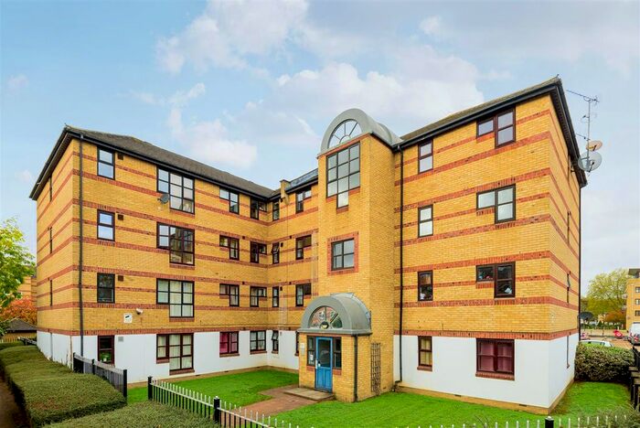 1 Bedroom Flat To Rent In Windsock Close, London, SE16