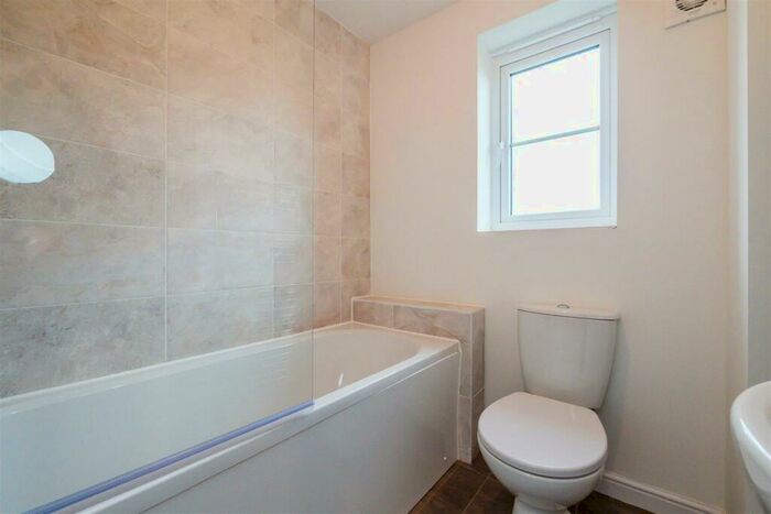 3 Bedroom Detached House To Rent In St Andrews Heights, Sutton-In-Ashfield, NG17