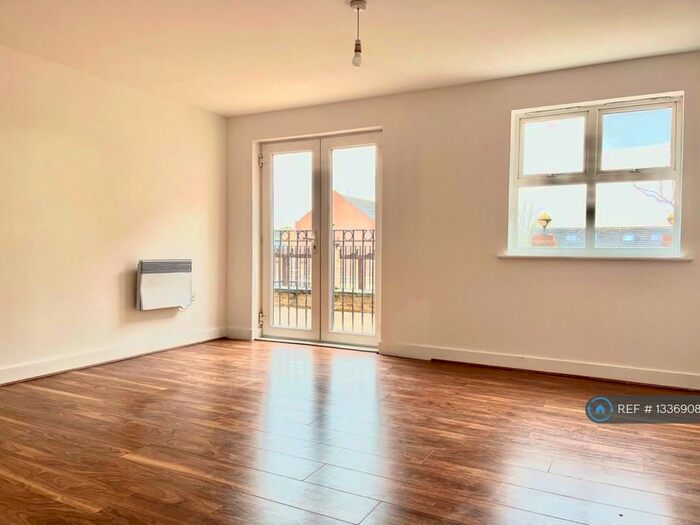 2 Bedroom Flat To Rent In Brook Square, London, SE18