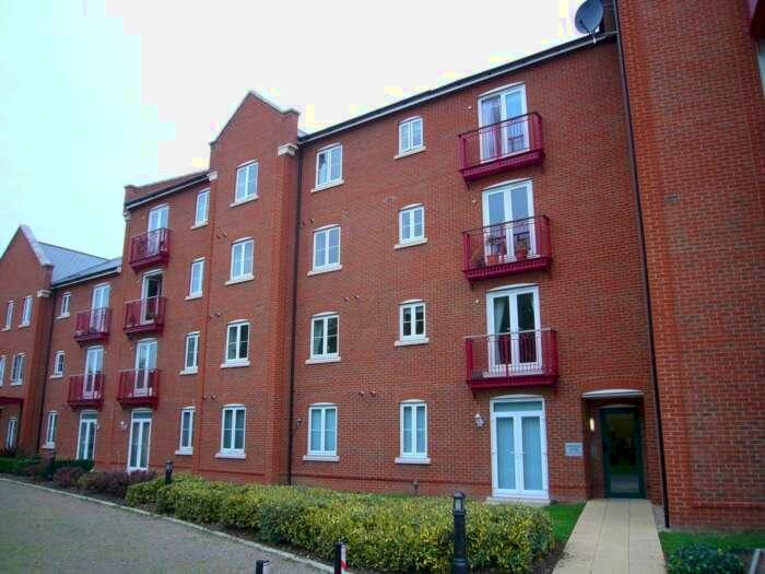 2 Bedroom Apartment To Rent In Barnshaw House, Coxhill Way, Aylesbury *Zero Deposit Option*, HP21