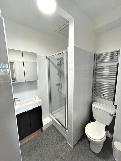 Studio To Rent In Hammersmith Grove, London, W6