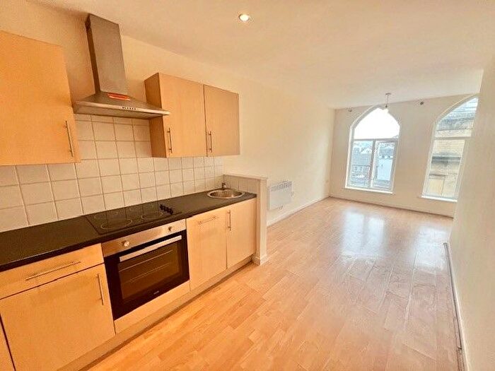 1 Bedroom Property To Rent In Crown Street, Halifax, HX1