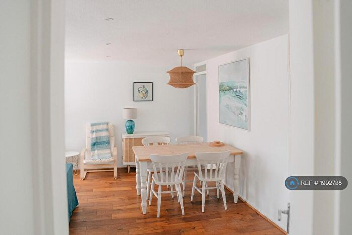 2 Bedroom Flat To Rent In Commercial Road, Exeter, EX2