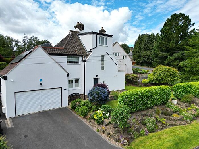 4 Bedroom Detached House For Sale In Southway, Guiseley, Leeds, West Yorkshire, LS20
