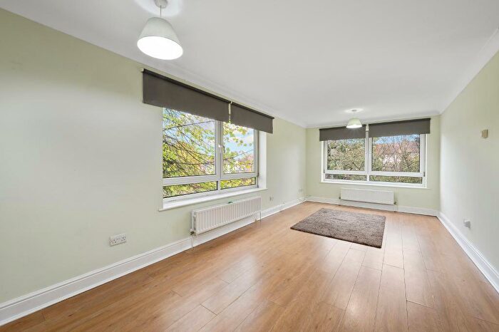 2 Bedroom Flat To Rent In Pollard Road, Morden, SM4