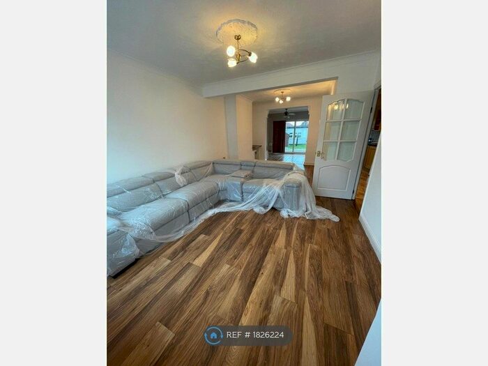 3 Bedroom Terraced House To Rent In Romford, Romford, RM7