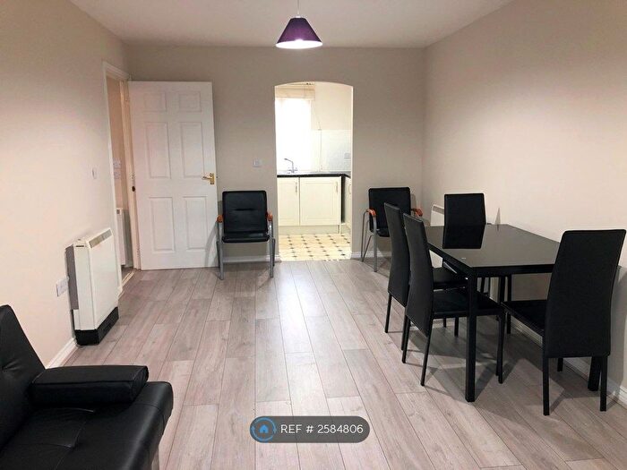 1 Bedroom Flat To Rent In Reid Close, Hayes, UB3