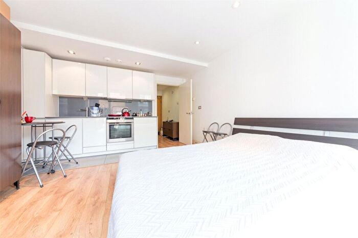 Apartment To Rent In Caspian Wharf, Yeo Street, London, E3