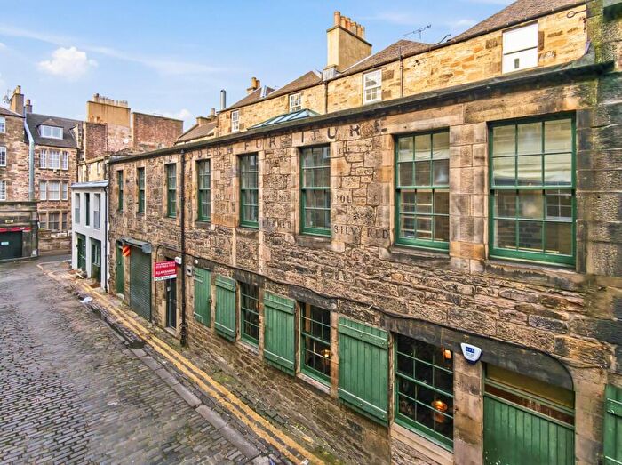 2 Bedroom Flat For Sale In Thistle Street South West Lane, New Town, Edinburgh, EH2