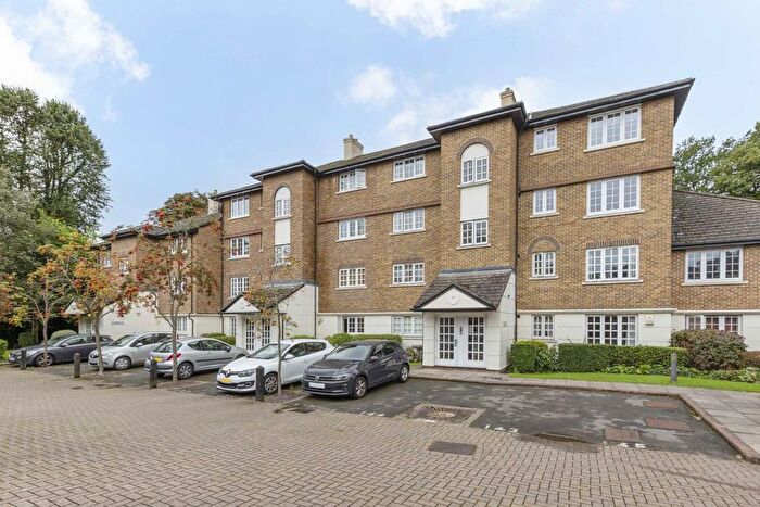 1 Bedroom Flat To Rent In Selhurst Close, Southfields, SW19