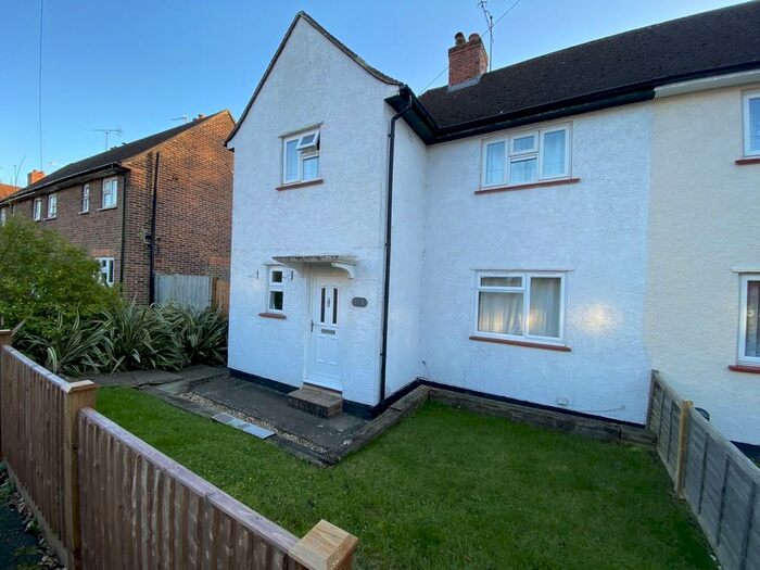 4 Bedroom Semi-Detached House To Rent In Southway, Guildford, GU2