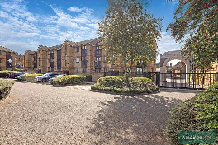 2 Bedroom Flat To Rent In Chopwell Close, Stratford, London, E15