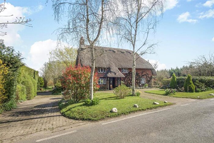 3 Bedroom Detached House For Sale In Meon Road, Titchfield, PO14