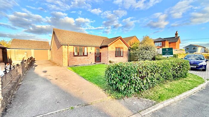 2 Bedroom Detached Bungalow For Sale In Laurel Close, Hordle, Lymington, SO41
