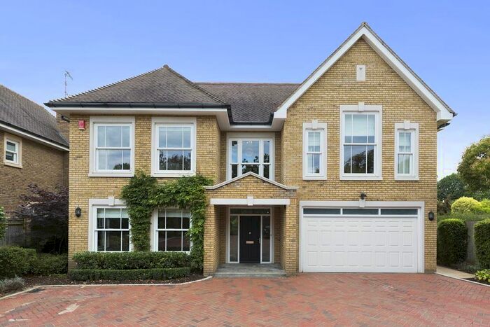 5 Bedroom Detached House To Rent In Gainsborough Place, Cobham KT11