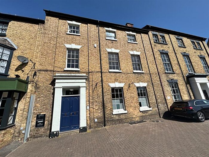 1 Bedroom Flat To Rent In Warwick Street, Rugby, CV21