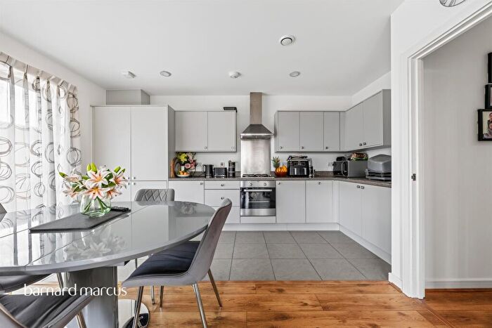 3 Bedroom Flat For Sale In Nihill Place, Croydon, CR0
