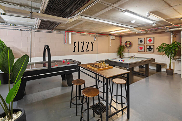 2 Bedroom Apartment To Rent In Station Approach, Epsom, Surrey, KT19