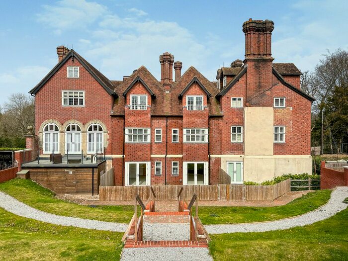 2 Bedroom Flat For Sale In Slaugham Manor, Slaugham Place, Slaugham, Haywards Heath, RH17