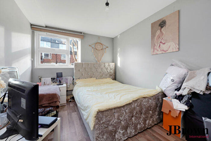 1 Bedroom Flat For Sale In Brydon Walk, London, N1