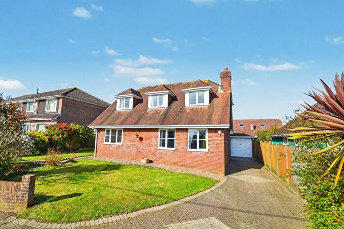 3 Bedroom Detached Bungalow For Sale In Lytchett Matravers, BH16