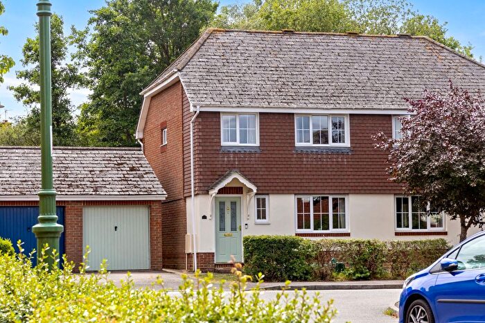 3 Bedroom Semi-Detached House For Sale In Cranham Avenue, Billingshurst, RH14