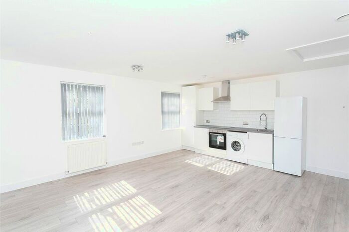 1 Bedroom Flat To Rent In London Road, Hemel Hempstead, Hertfordshire, HP3