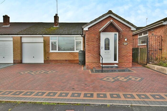 3 Bedroom Semi-Detached Bungalow For Sale In Elwyn Drive, Marchwiel, LL13