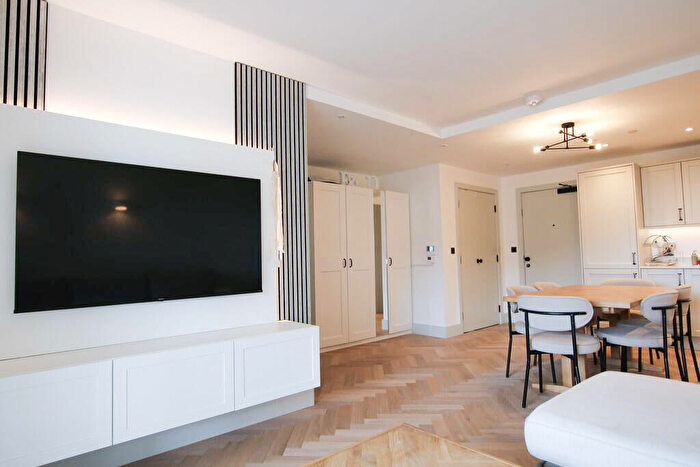 2 Bedroom Apartment To Rent In Clifton Mansions, Park Avenue, Willesden, NW2